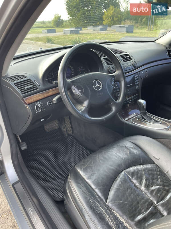Седан Mercedes-Benz E-Class 2002 в Коломые