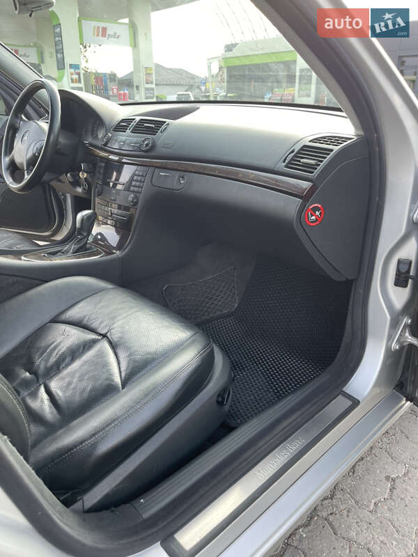 Седан Mercedes-Benz E-Class 2002 в Коломые