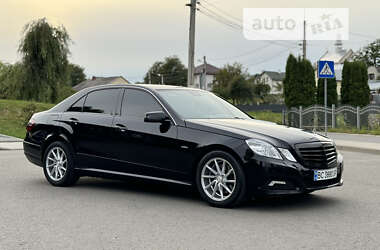 Седан Mercedes-Benz E-Class 2010 в Львове