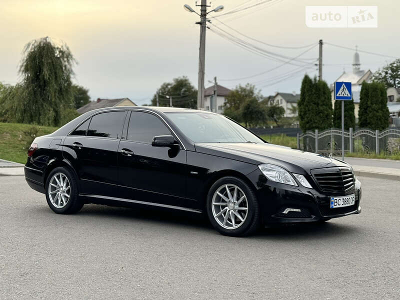 Седан Mercedes-Benz E-Class 2010 в Львові