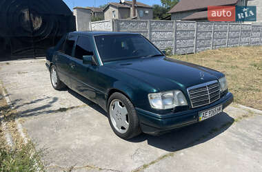 Седан Mercedes-Benz E-Class 1994 в 