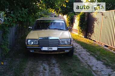 Седан Mercedes-Benz E-Class 1979 в Києві