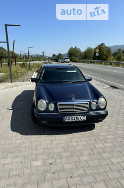 Седан Mercedes-Benz E-Class 1998 в Ужгороді