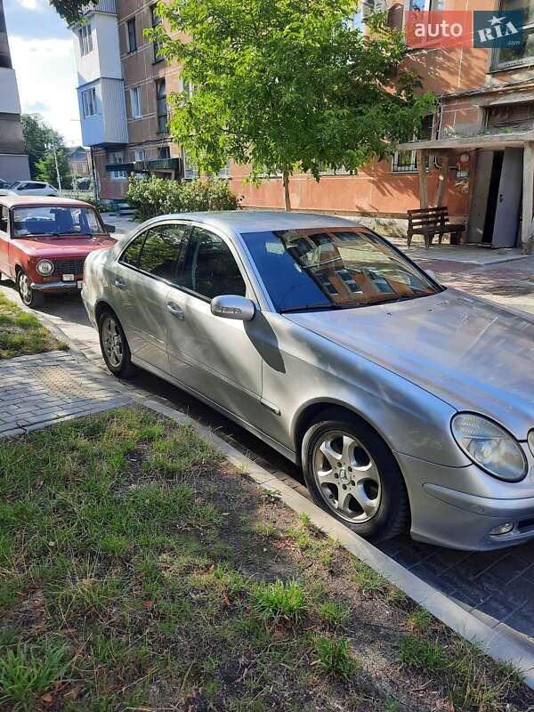 Седан Mercedes-Benz E-Class 2004 в Ковелі