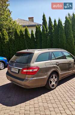 Mercedes-Benz E-Class 2011 Mercedes-Benz E-Class 2011