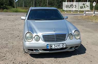 Седан Mercedes-Benz E-Class 2001 в Сарнах