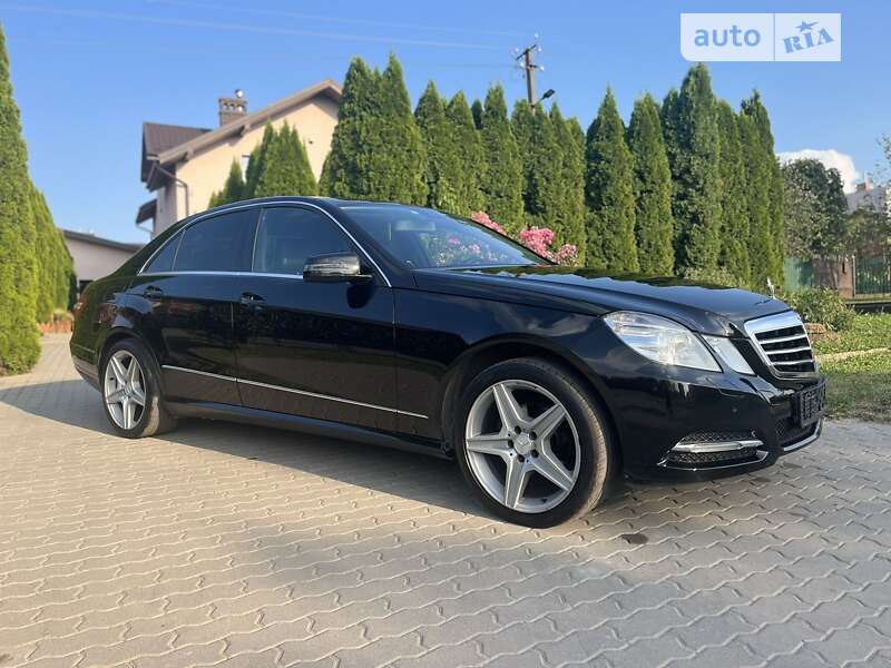 Седан Mercedes-Benz E-Class 2012 в Львові