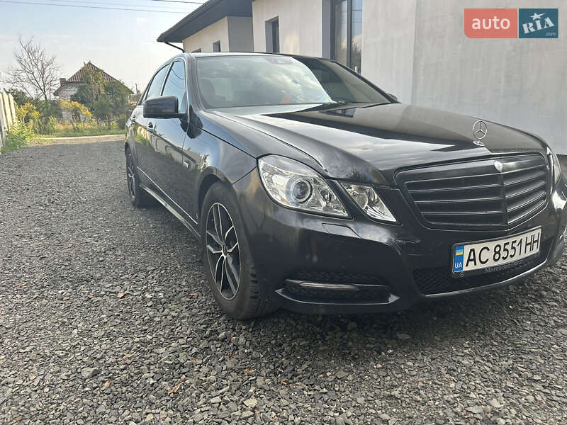 Mercedes-Benz E-Class 2011
