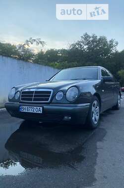 Седан Mercedes-Benz E-Class 1995 в Ізмаїлі