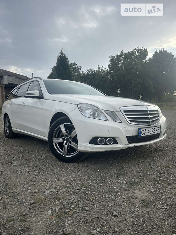 Універсал Mercedes-Benz E-Class 2010 в Шполі