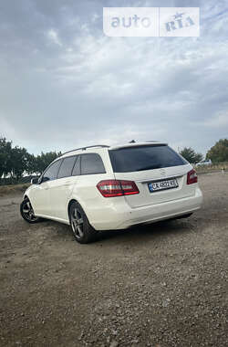 Універсал Mercedes-Benz E-Class 2010 в Шполі