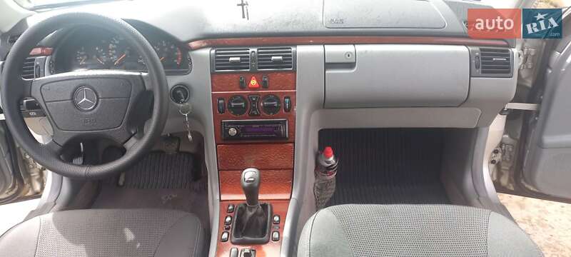 Седан Mercedes-Benz E-Class 1999 в Коломые фото 12 Седан Mercedes-Benz E-Class 1999 в Коломые