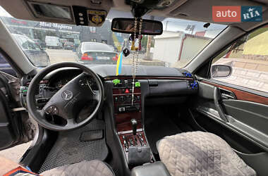 Седан Mercedes-Benz E-Class 2000 в Радехове