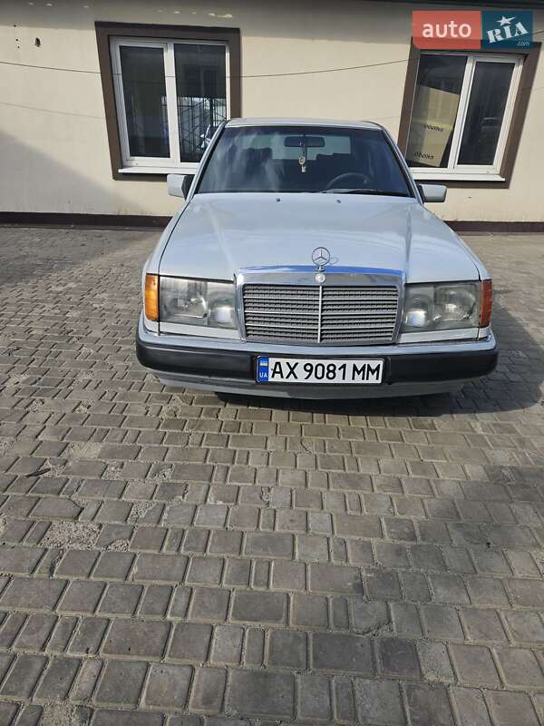 Mercedes-Benz E-Class 1990