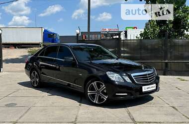 Седан Mercedes-Benz E-Class 2011 в Киеве