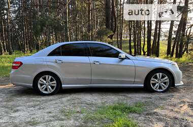 Седан Mercedes-Benz E-Class 2012 в Киеве