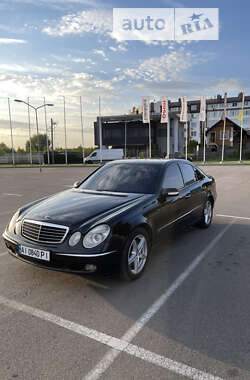 Седан Mercedes-Benz E-Class 2002 в Обухові