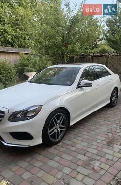 Седан Mercedes-Benz E-Class 2014 в Ужгороде