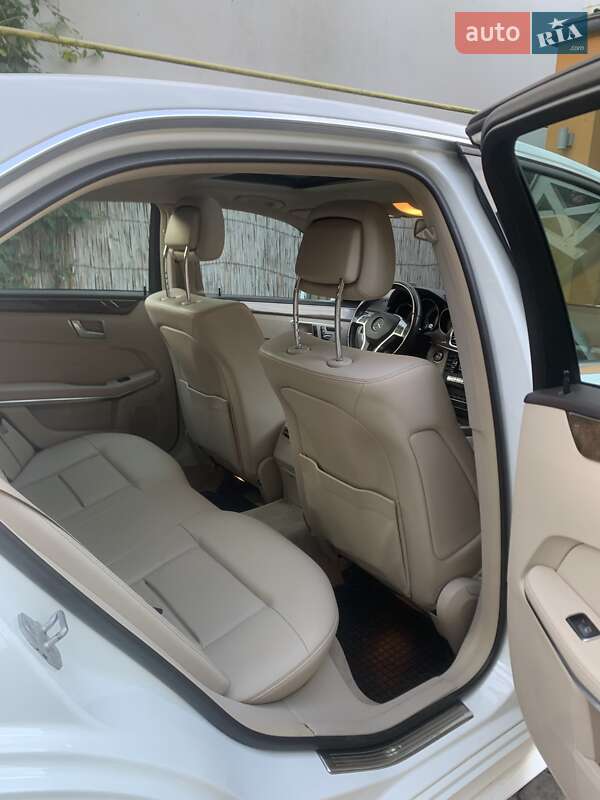 Седан Mercedes-Benz E-Class 2014 в Ужгороді