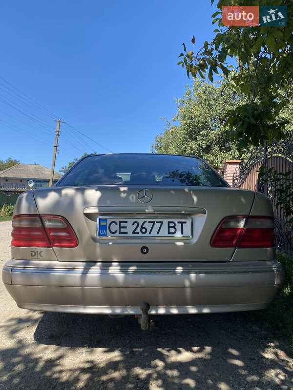 Седан Mercedes-Benz E-Class 2000 в 
