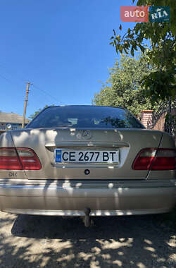 Седан Mercedes-Benz E-Class 2000 в 