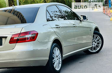 Седан Mercedes-Benz E-Class 2011 в Одессе