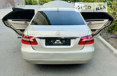 Mercedes-Benz E-Class 2011