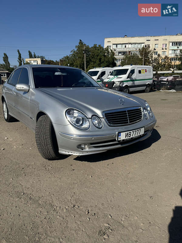 Mercedes-Benz E-Class 2002