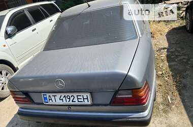 Седан Mercedes-Benz E-Class 1992 в Бурштыне