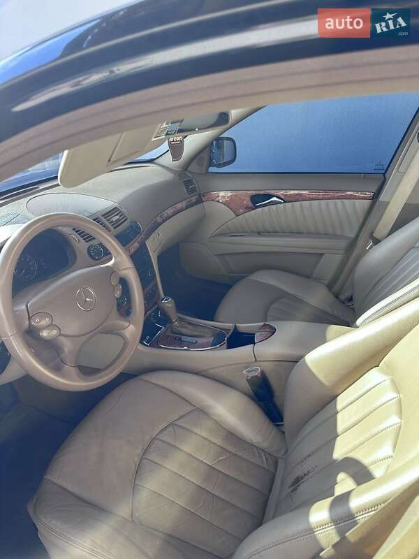 Седан Mercedes-Benz E-Class 2007 в Луцке