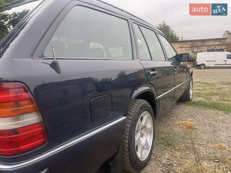Універсал Mercedes-Benz E-Class 1994 в Чернівцях
