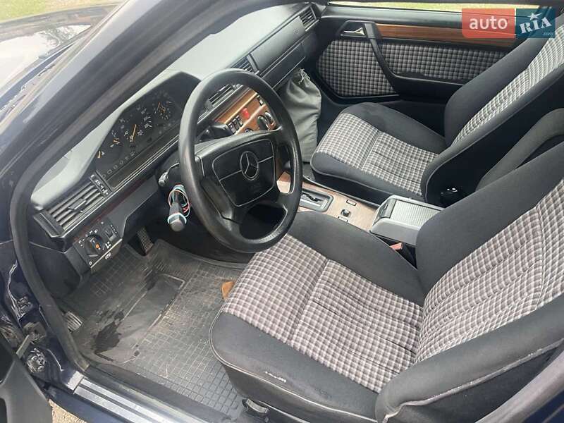 Універсал Mercedes-Benz E-Class 1994 в Чернівцях