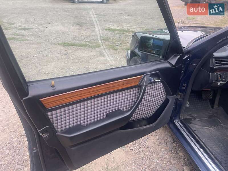 Універсал Mercedes-Benz E-Class 1994 в Чернівцях