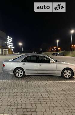 Седан Mercedes-Benz E-Class 2001 в Червонограді