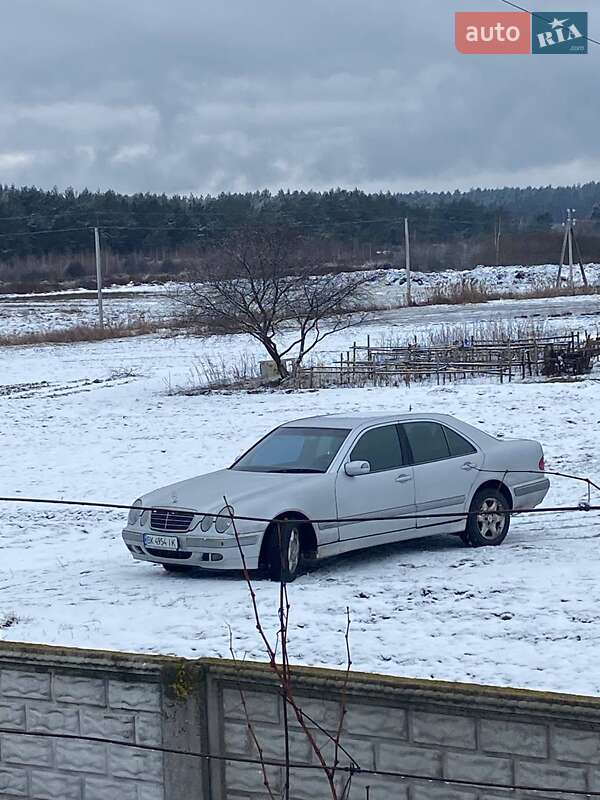 Седан Mercedes-Benz E-Class 2000 в 