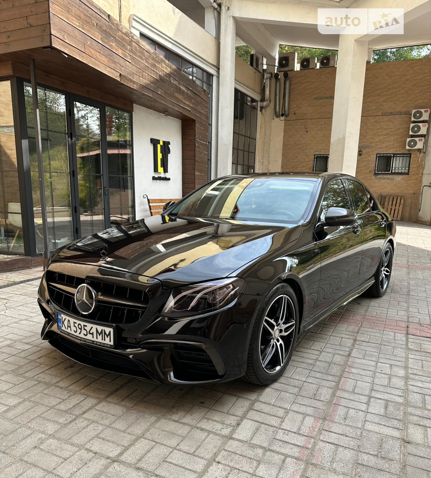 2016 Mercedes-Benz E-klasse - фото 1