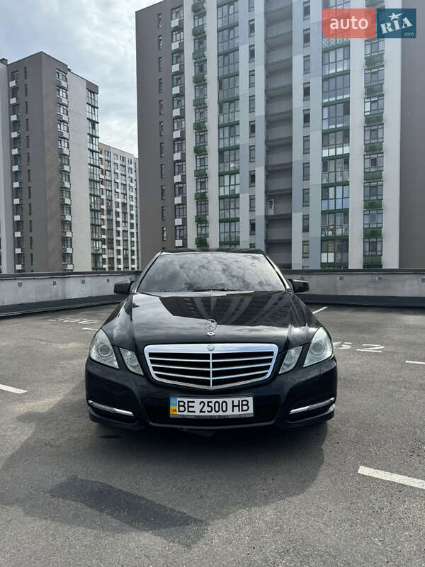 Седан Mercedes-Benz E-Class 2012 в Києві