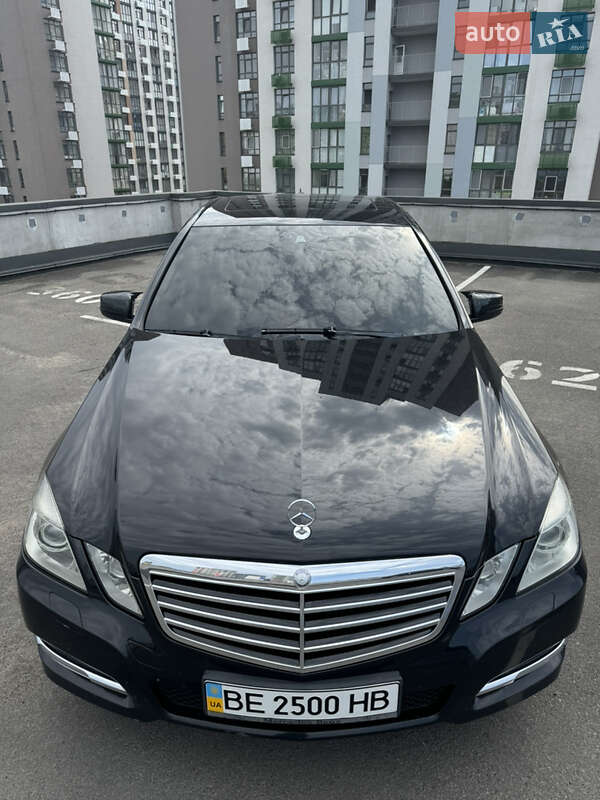 Седан Mercedes-Benz E-Class 2012 в Києві