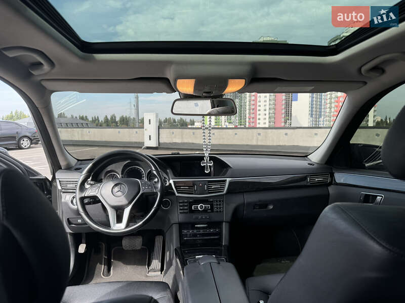 Седан Mercedes-Benz E-Class 2012 в Києві