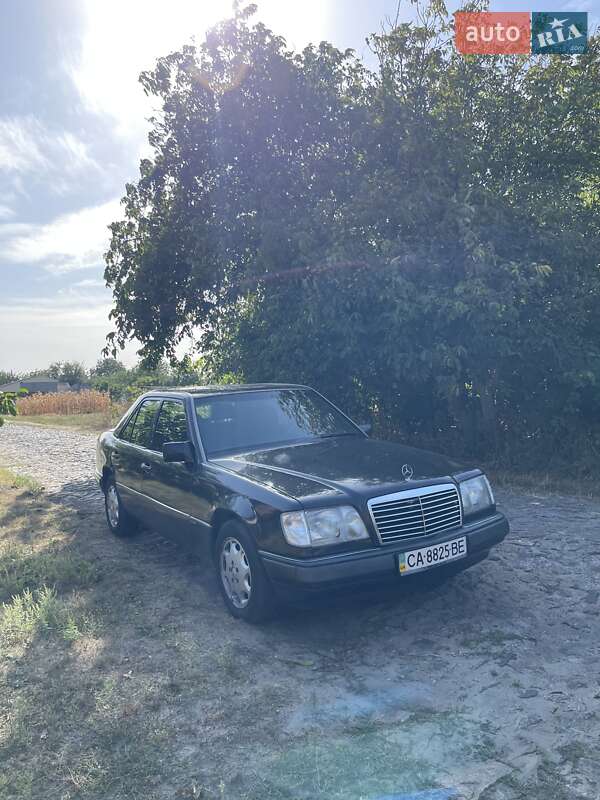 Седан Mercedes-Benz E-Class 1994 в Черкассах фото 3 Седан Mercedes-Benz E-Class 1994 в Черкассах