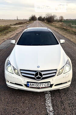 Купе Mercedes-Benz E-Class 2011 в Житомирі