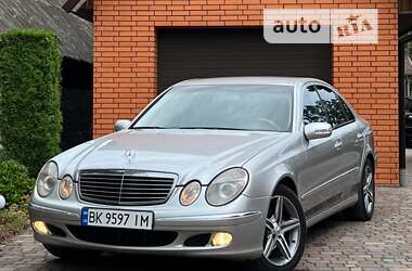 Седан Mercedes-Benz E-Class 2005 в Сарнах