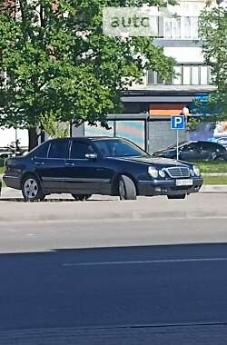 Седан Mercedes-Benz E-Class 2001 в Дрогобичі