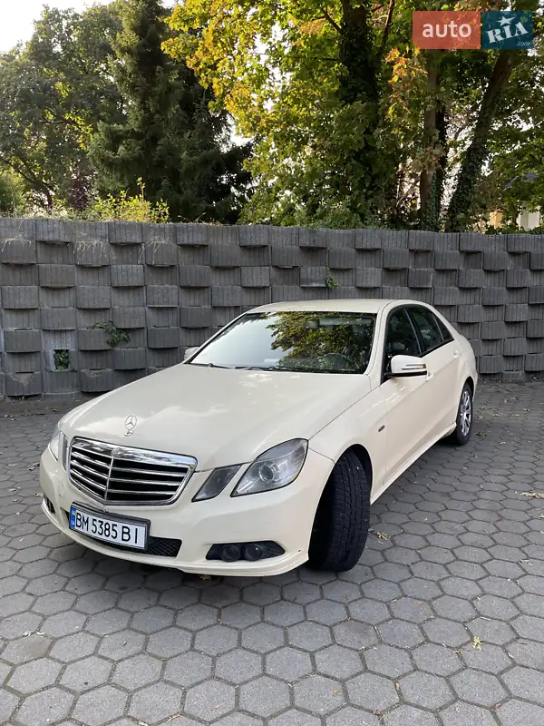 Mercedes-Benz E-Class 2010