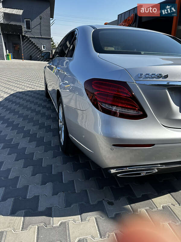 Седан Mercedes-Benz E-Class 2017 в Харькове фото 5 Седан Mercedes-Benz E-Class 2017 в Харькове