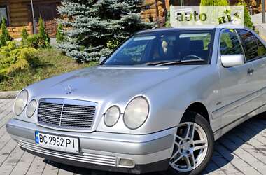 Седан Mercedes-Benz E-Class 1999 в Бориславі