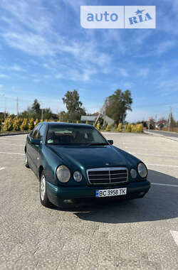 Седан Mercedes-Benz E-Class 1998 в Мостиске