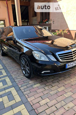 Седан Mercedes-Benz E-Class 2009 в Тячеве