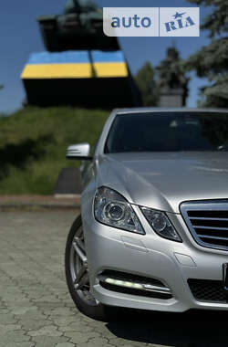 Седан Mercedes-Benz E-Class 2011 в Запоріжжі