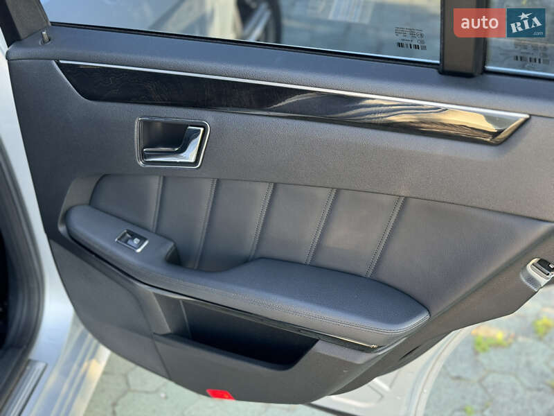 Седан Mercedes-Benz E-Class 2011 в Запорожье